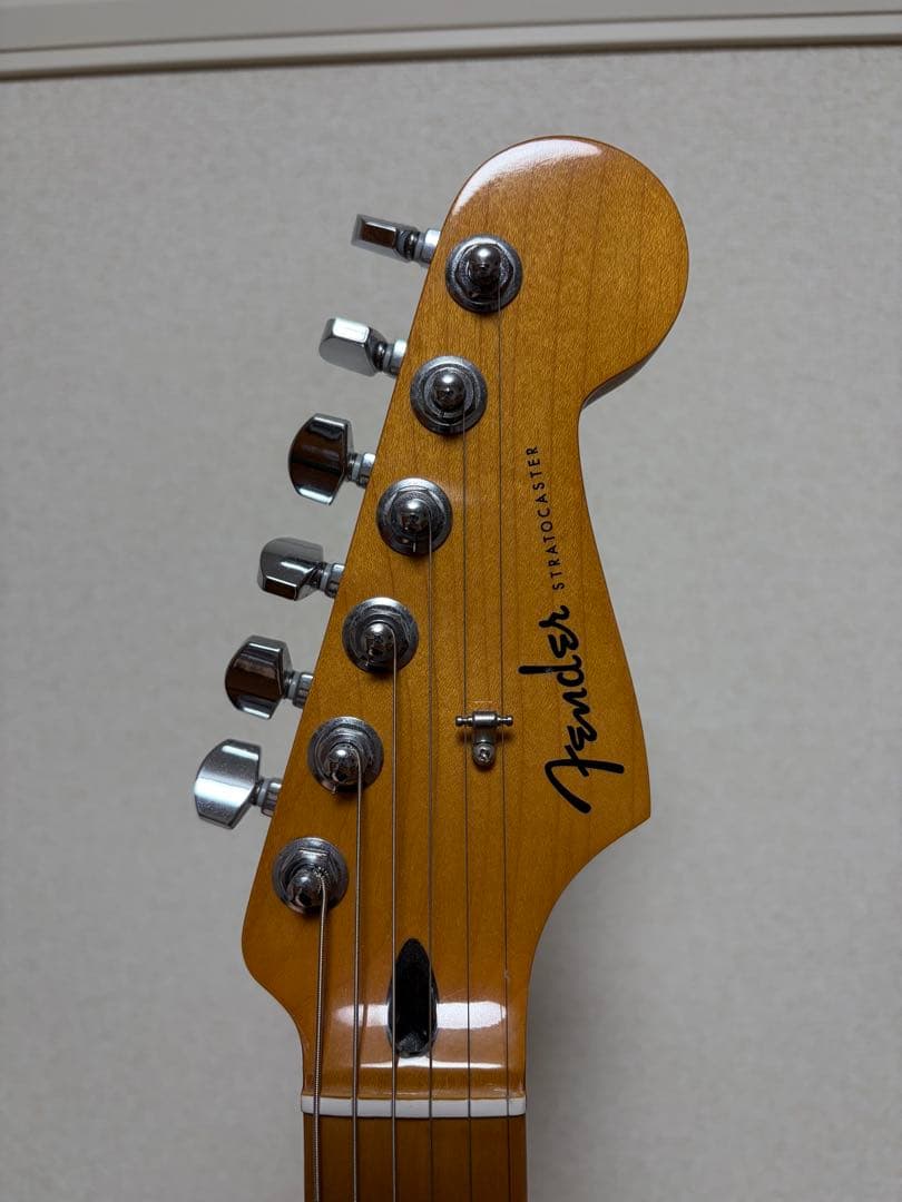 m*u様 Fender Stratocaster アイボリー