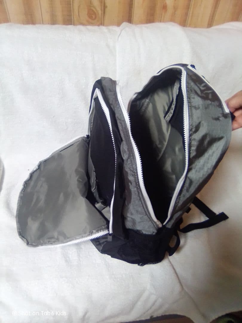 HEAD 小型軽量多用途バックパック【未使用】