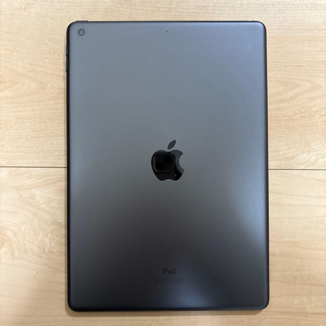 【極美品】iPad 第8世代 32GB スペースグレイ