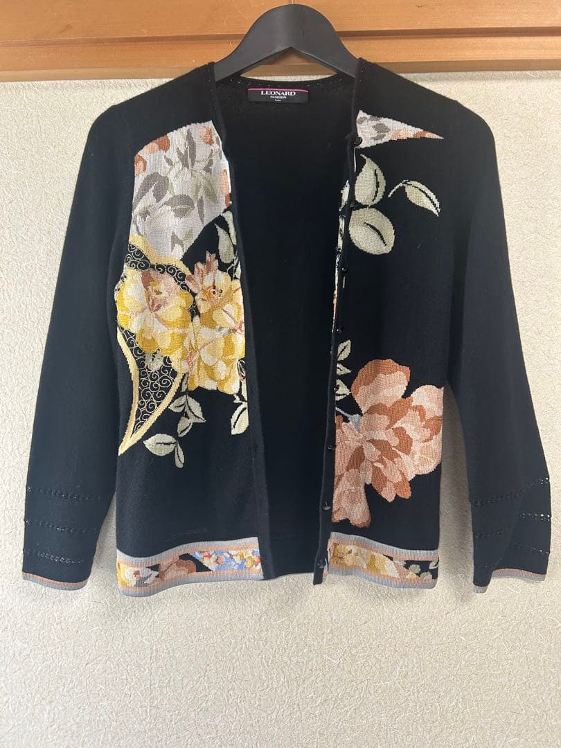 【美品】LEONARD レオナール　花柄ニットカーディガン