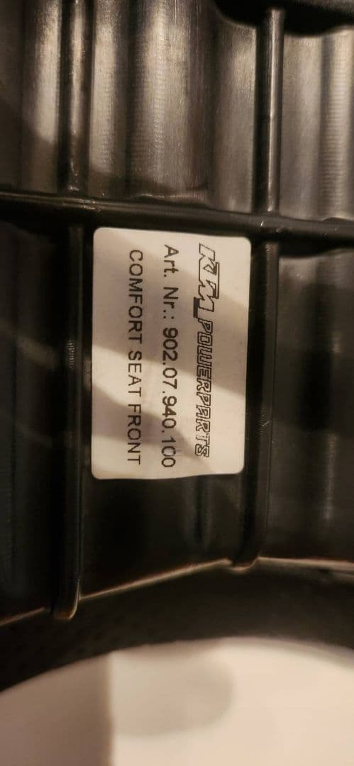KTM 390 duke 純正シート張替え品