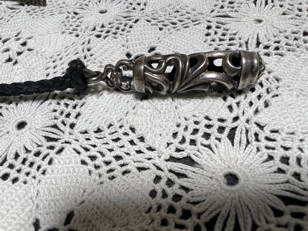 【クロムハーツ】ローラーペンダント レザーブレード