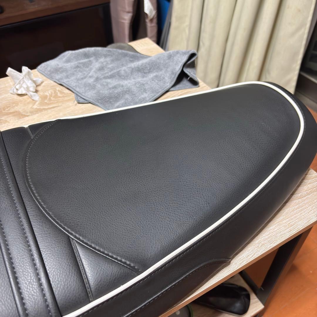 TRIUMPH T120 純正シート 黒 合成皮革 中古