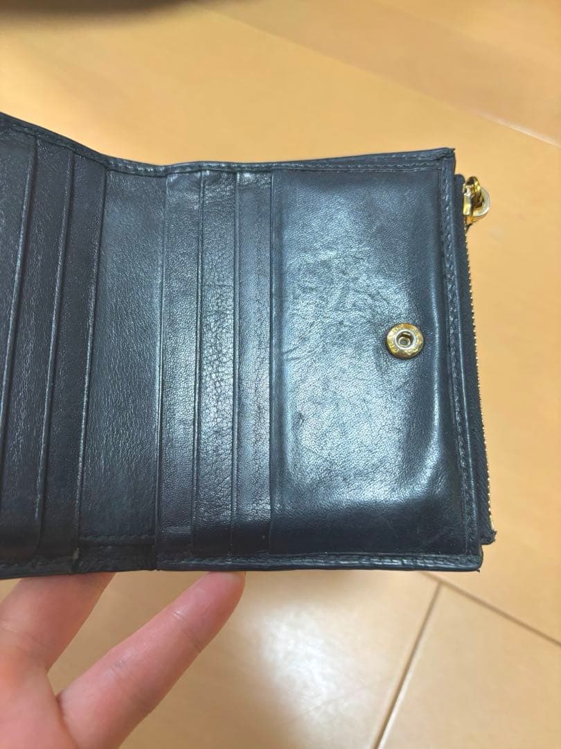 【りんりん】PRADA 二つ折り財布 ブラック