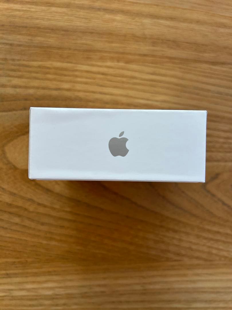 新品未開封　Apple AirPods 4 ノイズキャンセリング非搭載