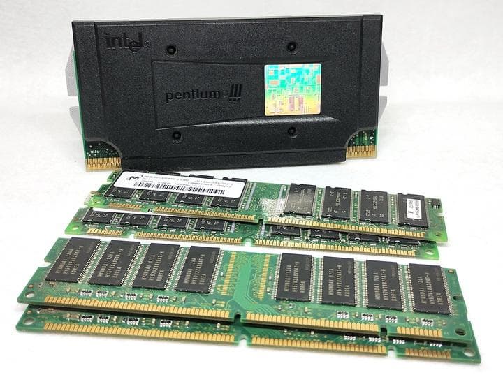 P3V4X_P3-933_PC133-1GB Radeon9550GEセット