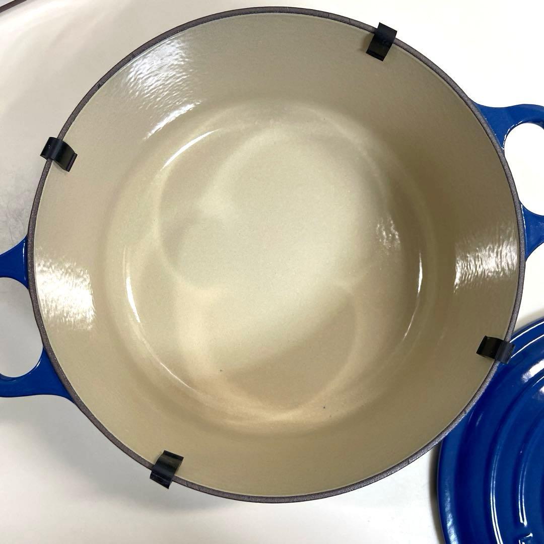 【未使用】 LE CREUSETルクルーゼ　ココットロンド鋳鉄鍋24cm 本付き