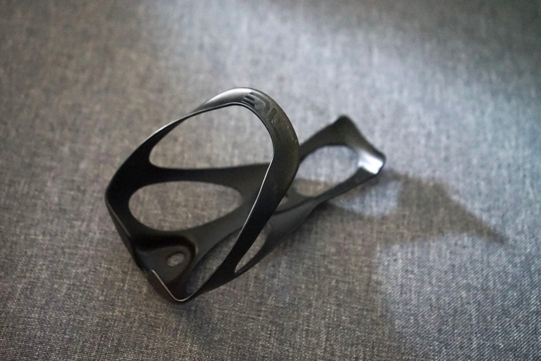 ブラック ボトルケージ 軽量デザイン　enve
