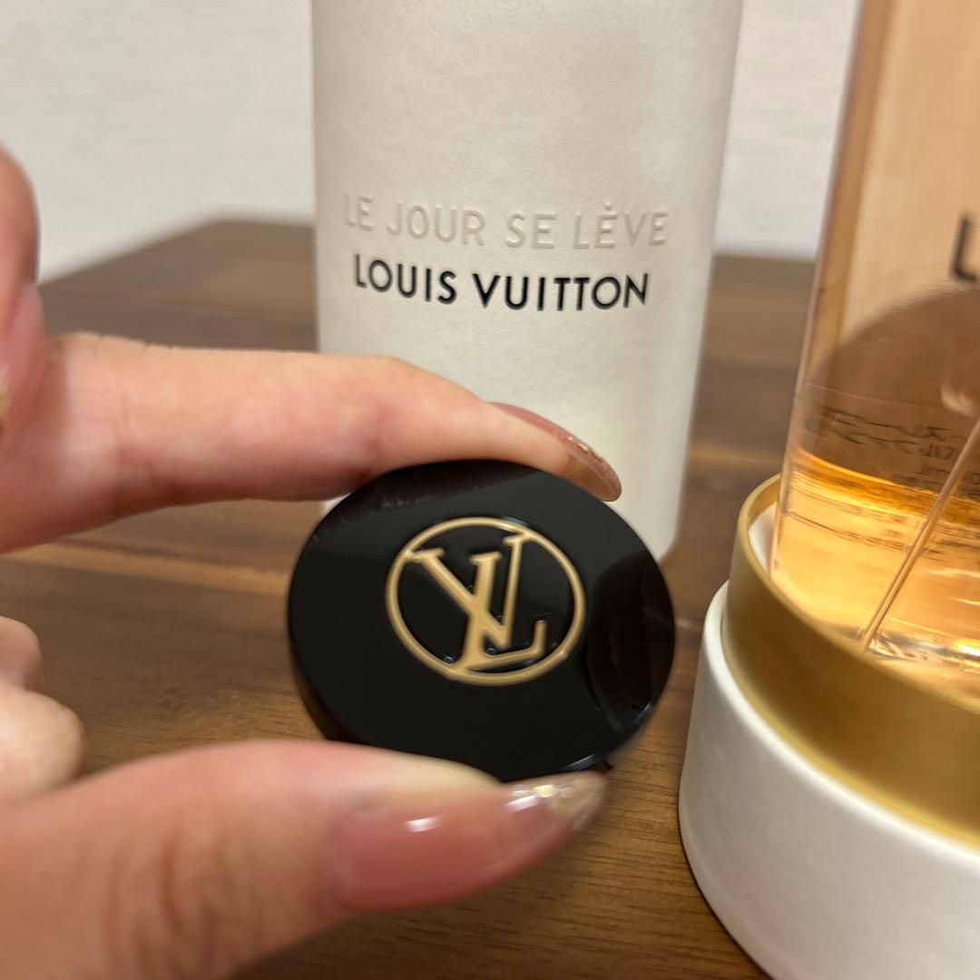 LE JOUR SE LÈVE 香水 オードゥ パルファン