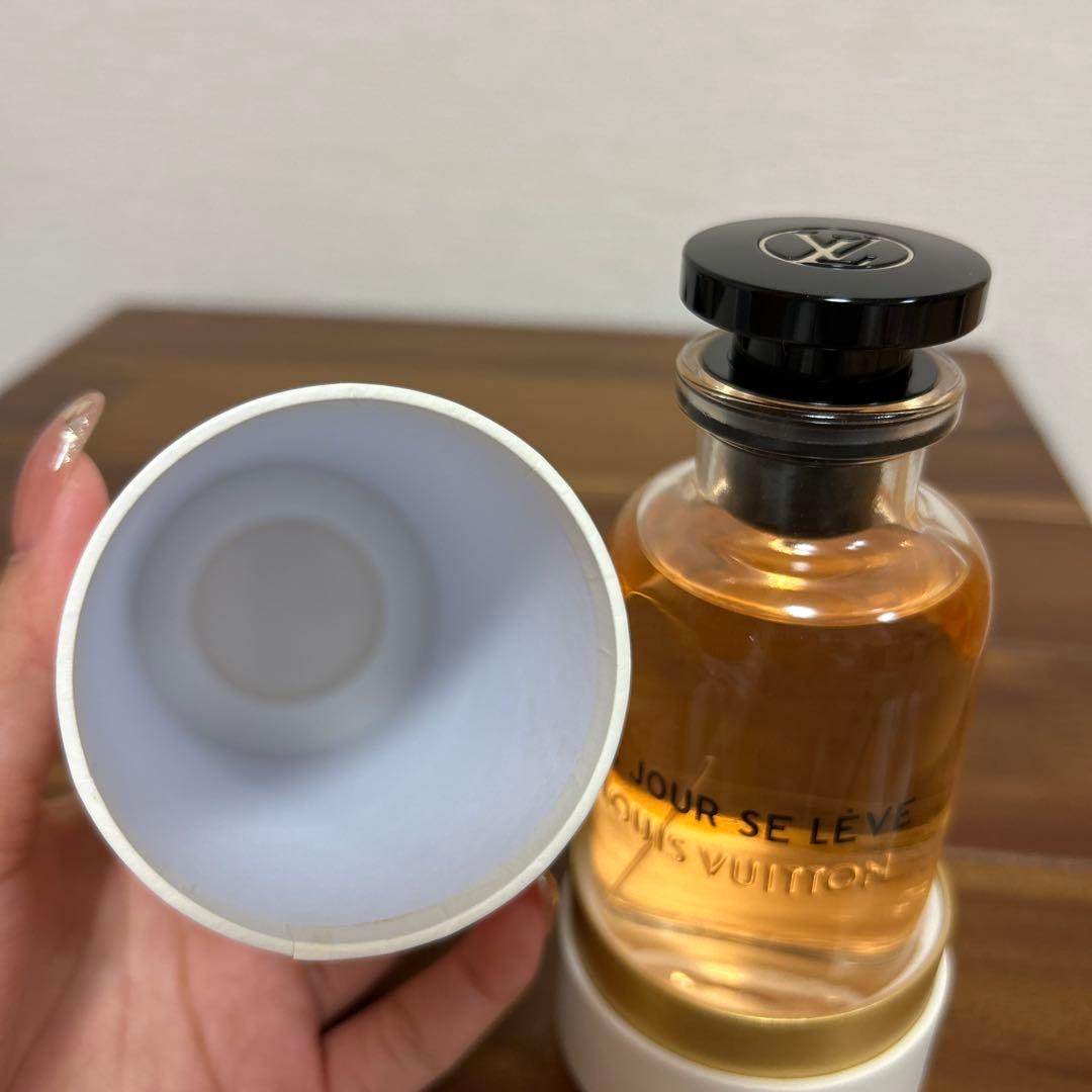LE JOUR SE LÈVE 香水 オードゥ パルファン