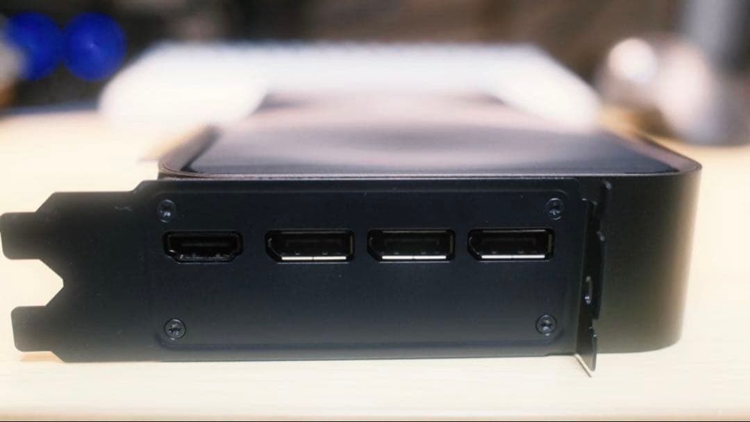 【新古品】Nvidia RTX5090 Founders Edition箱付き