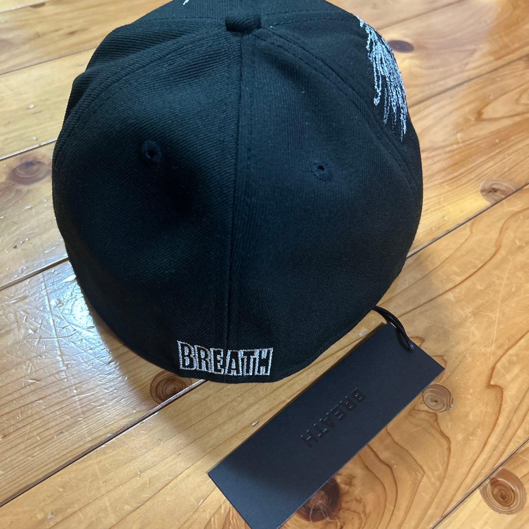 59FIFTY 黒のキャップ BREATH刺繍付き