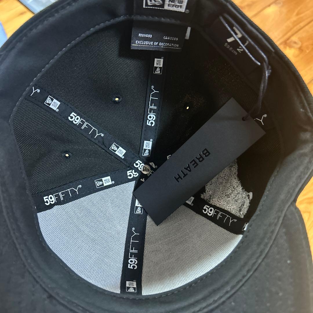 59FIFTY 黒のキャップ BREATH刺繍付き