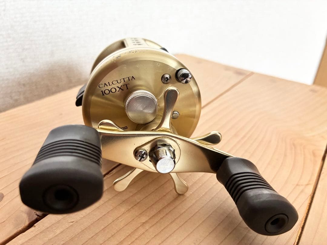 SHIMANO CALCUTTA 100XT (右)ベイトリール