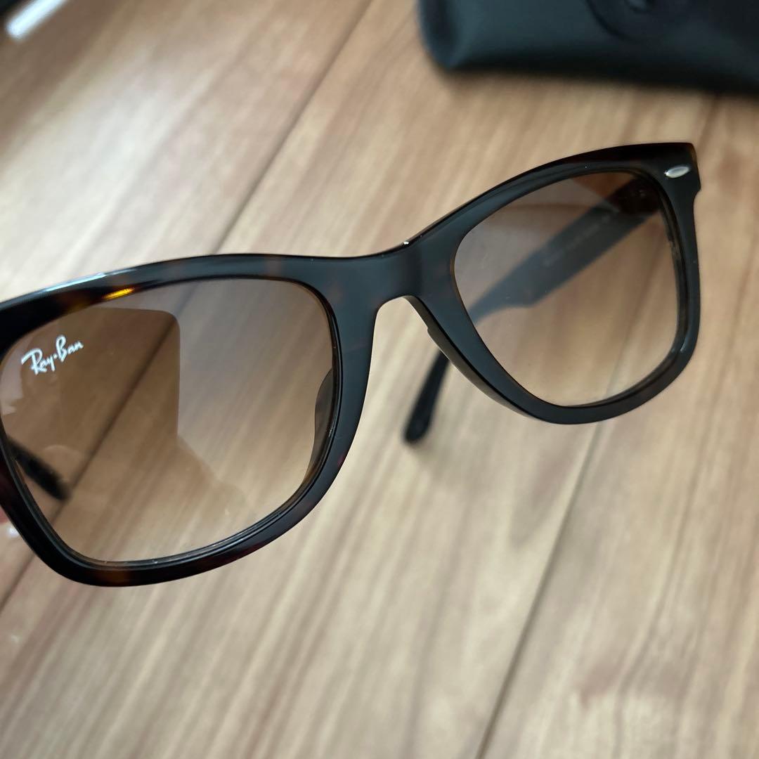 【本日限定値下】Ray-Ban Wayfarer ブラックサングラス ケース付き