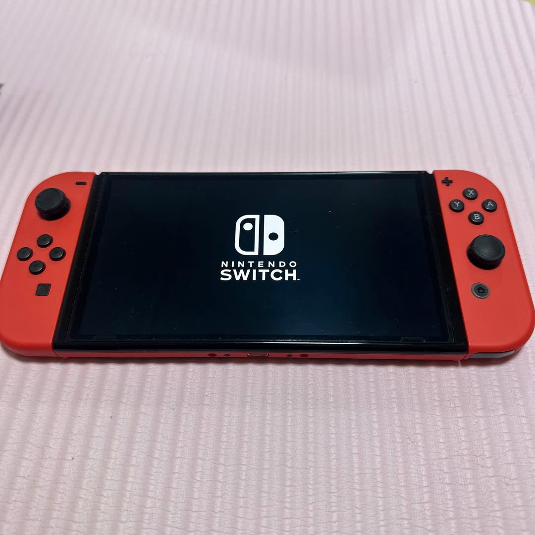 Nintendo Switch 有機ELモデル　マリオレッド