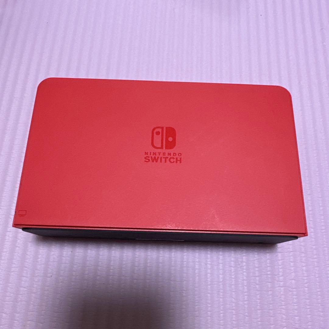 Nintendo Switch 有機ELモデル　マリオレッド