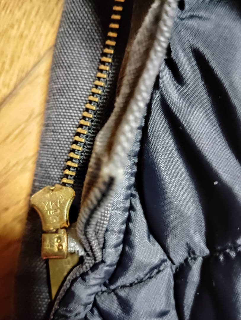 and様22日　Carhartt 　ベスト　黒　XL 　USA製　 腰ゴム