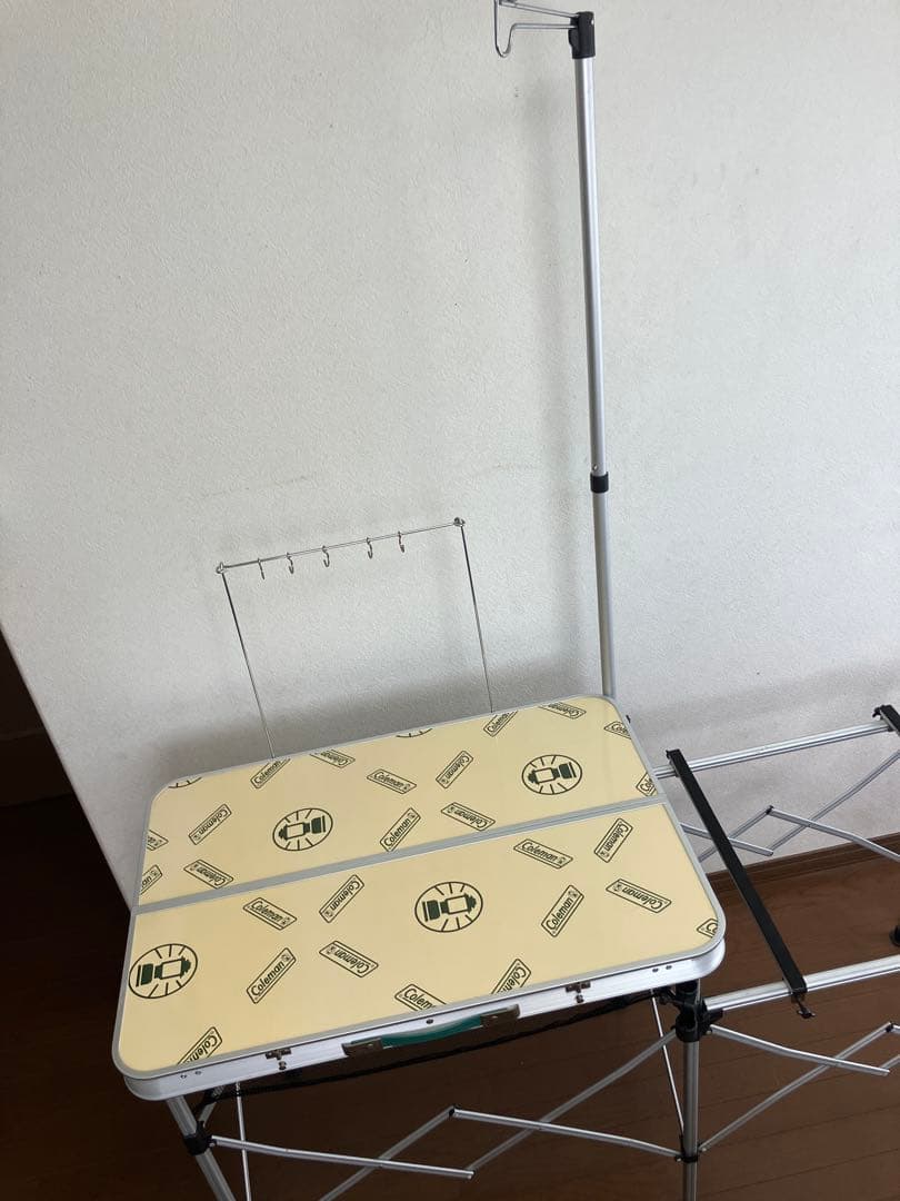 ✨状態良✨ Colemanコンパクトキッチンテーブル‼️ ランタンポールが特徴‼️