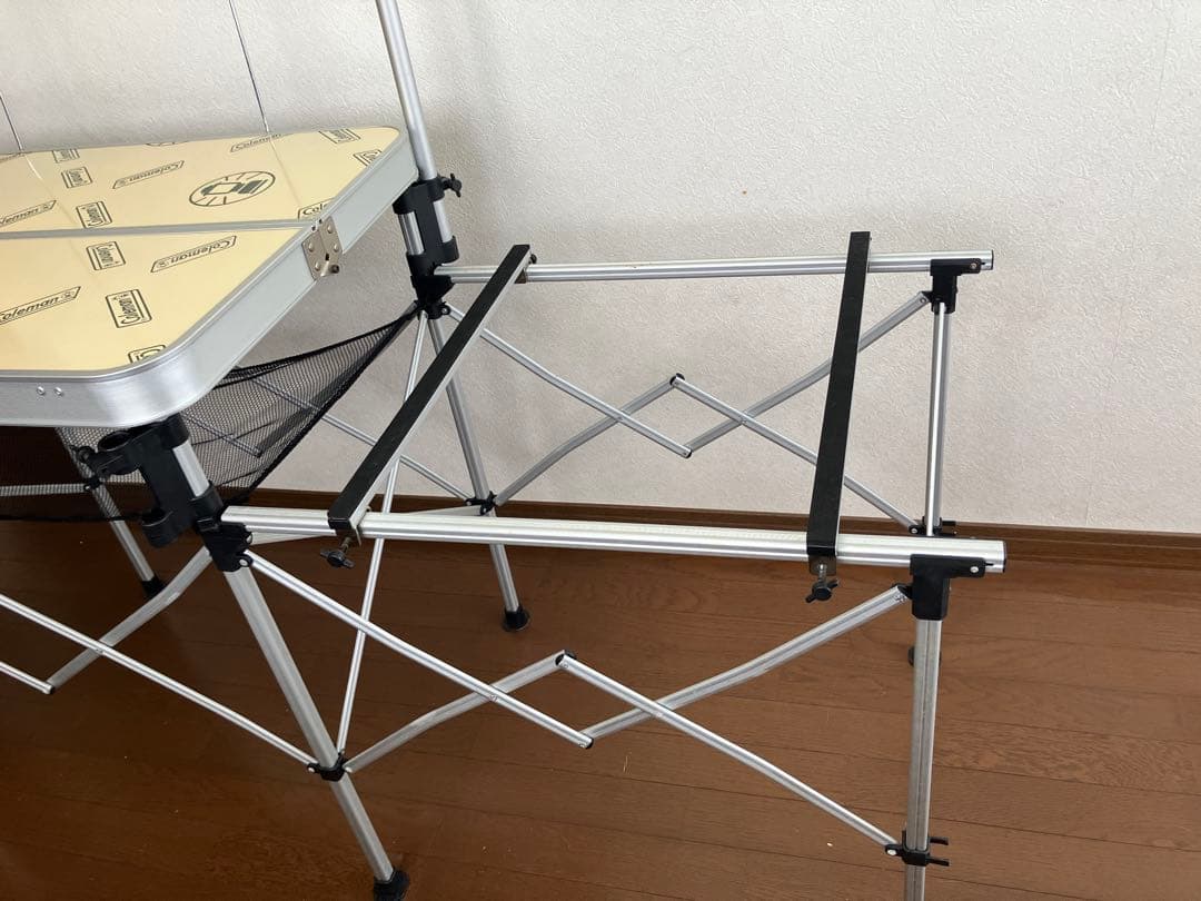 ✨状態良✨ Colemanコンパクトキッチンテーブル‼️ ランタンポールが特徴‼️