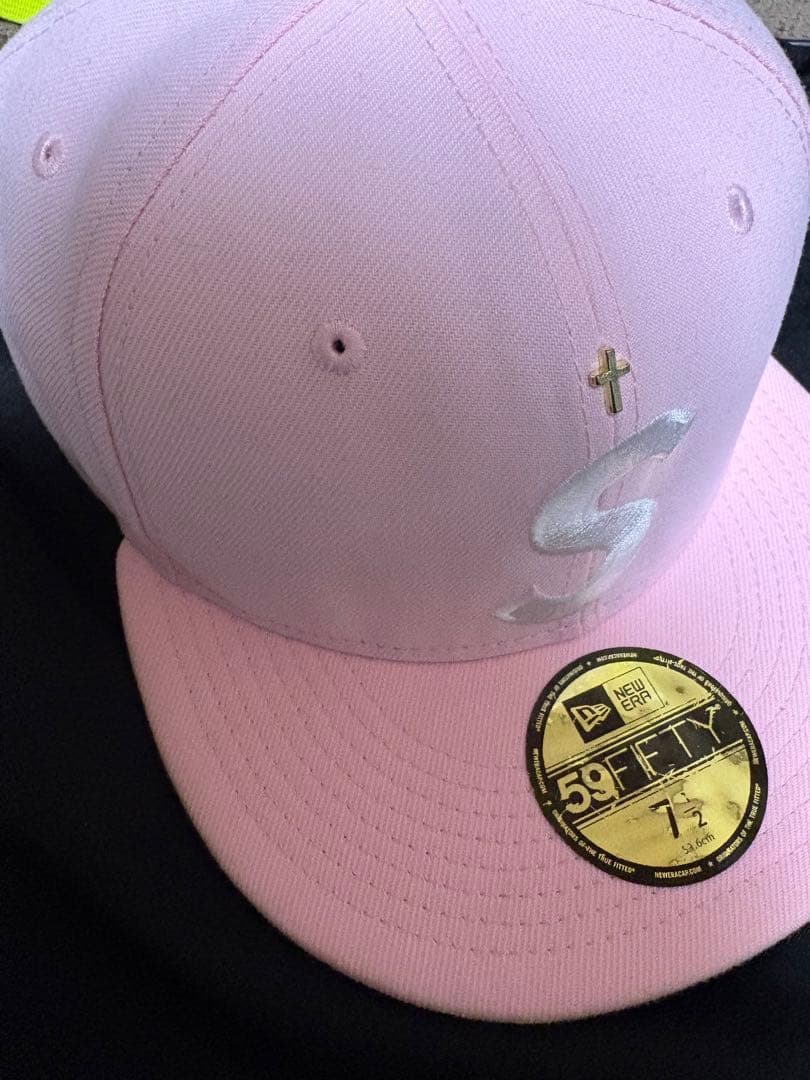 帽子 Supreme Gold Cross S Logo New Era \"Pink\"