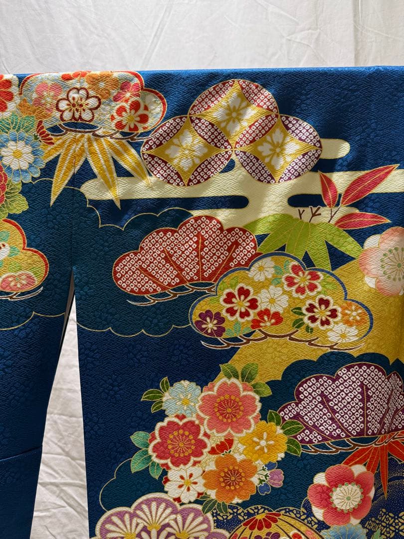 【値引最終価格】吉澤織物 [吾妻徳穂の世界]振袖 新品同様 定価70万 青古典柄