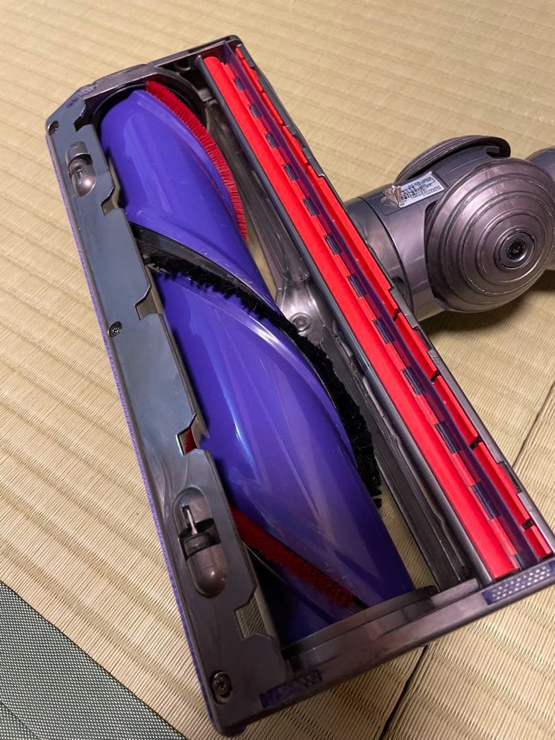 Dyson スティッククリーナー 本体とアタッチメント　ダイソン　sv12