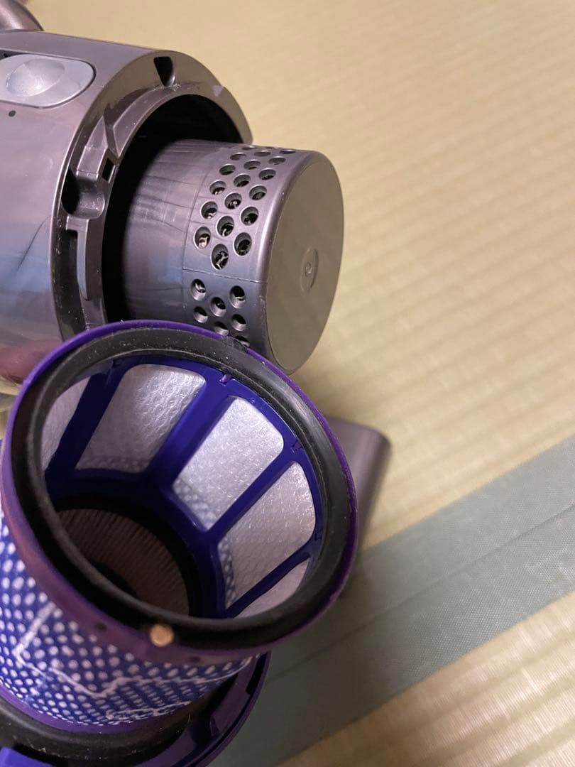 Dyson スティッククリーナー 本体とアタッチメント　ダイソン　sv12