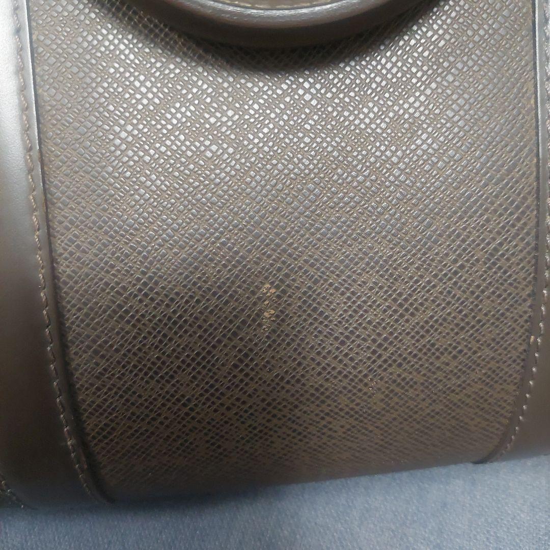 ヴィトン　タイガ　ボストンバック