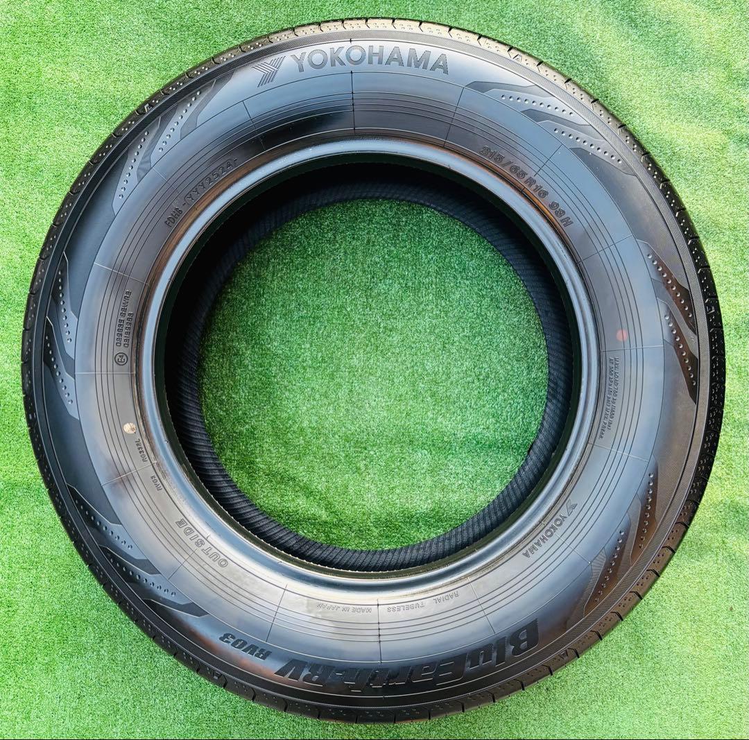 YOKOHAMA BluEarth-RV03 215/65R16 2024年製。
