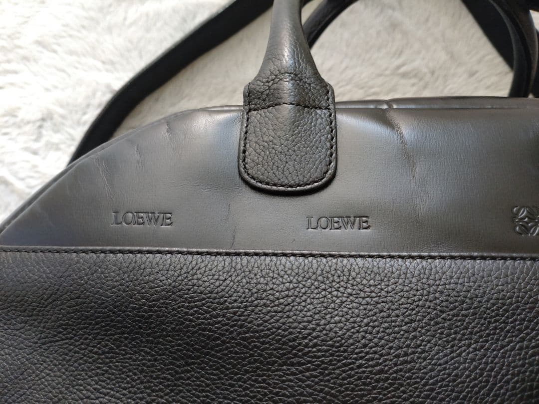 LOEWE ブラック ボストンバッグ