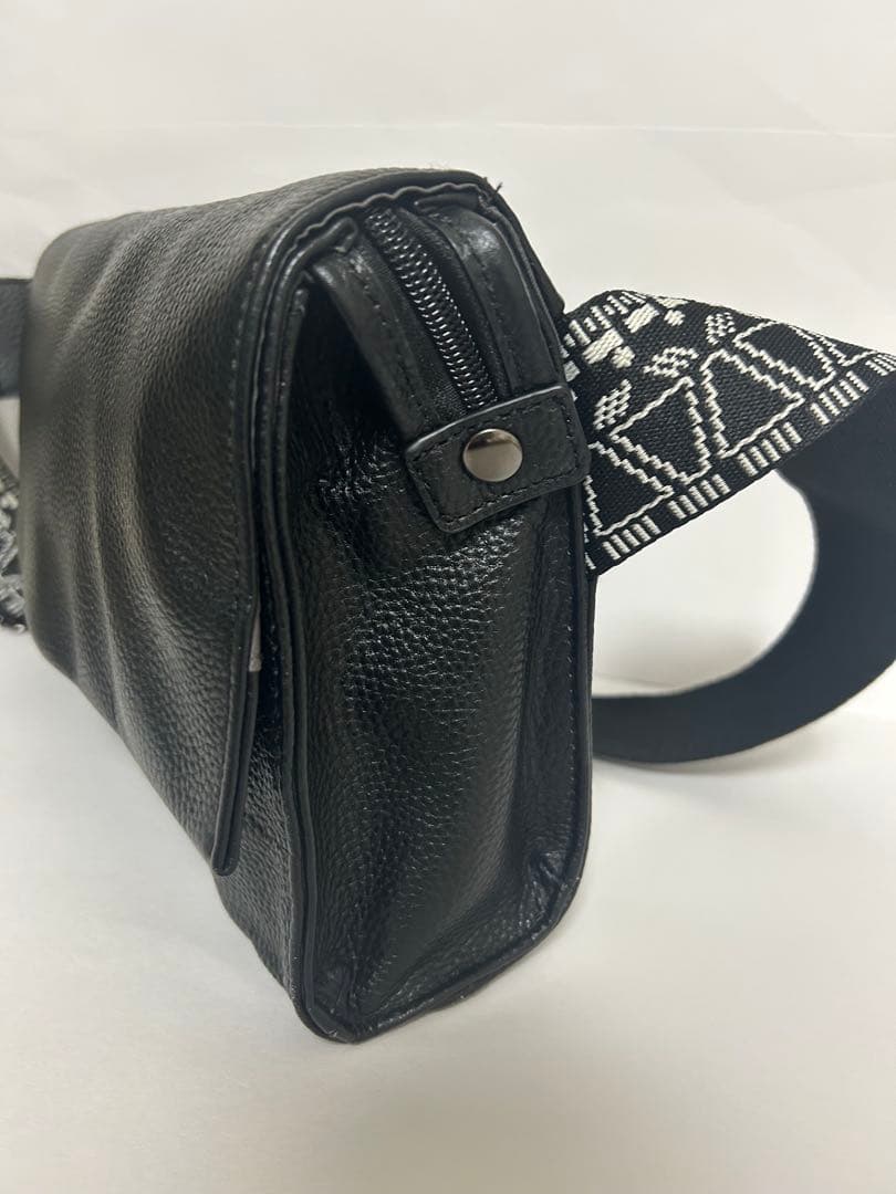 ear papillonner ワイドテープショルダーバッグ　ボディバック