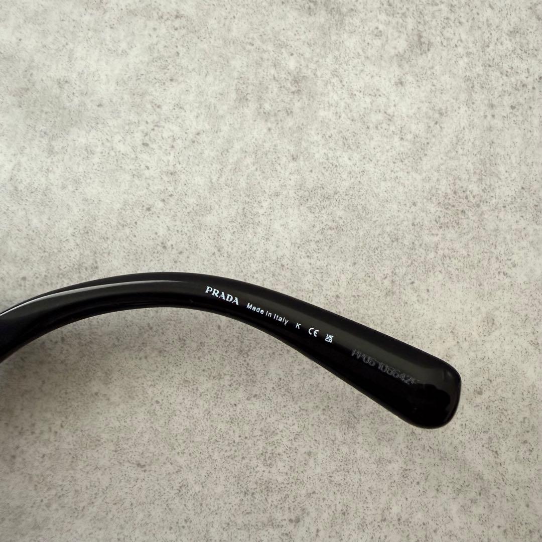 美品　箱有　プラダ　ミニマル　バロックサングラス　芸能人着用　黒