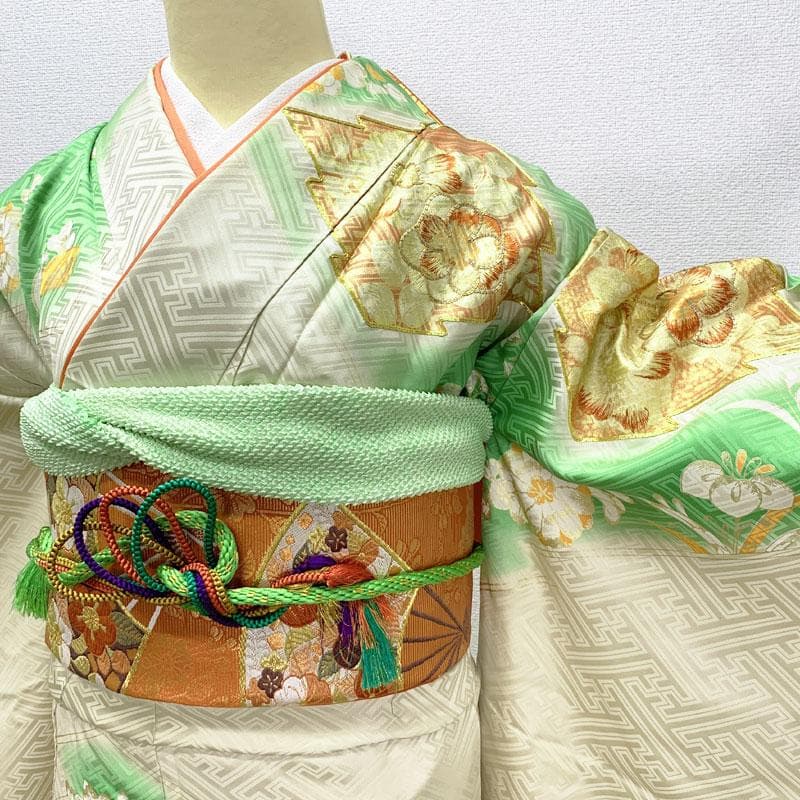 【売切値下げ】408z30☆アンティーク風 中振袖 金銀駒刺繍 成人式 結婚式