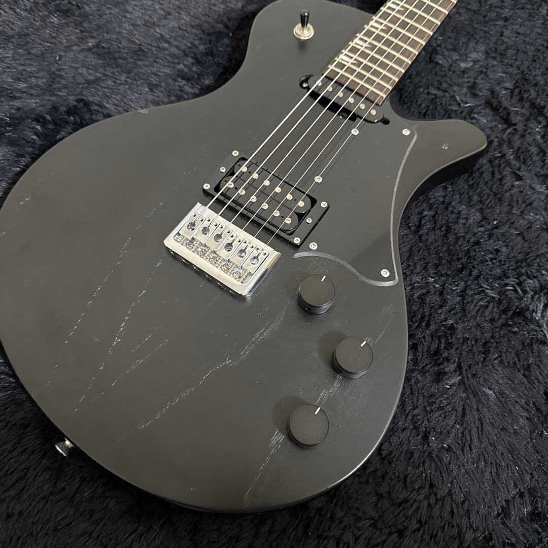 Ryoga HORNET エレキギター スルーネック 黒 木目 弦楽器