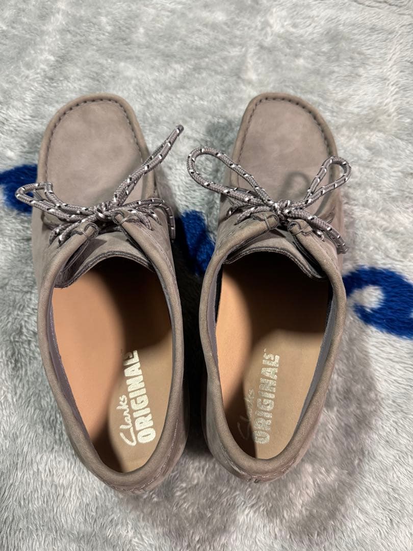 Clarks Originals グレー スエード ローカットシューズ