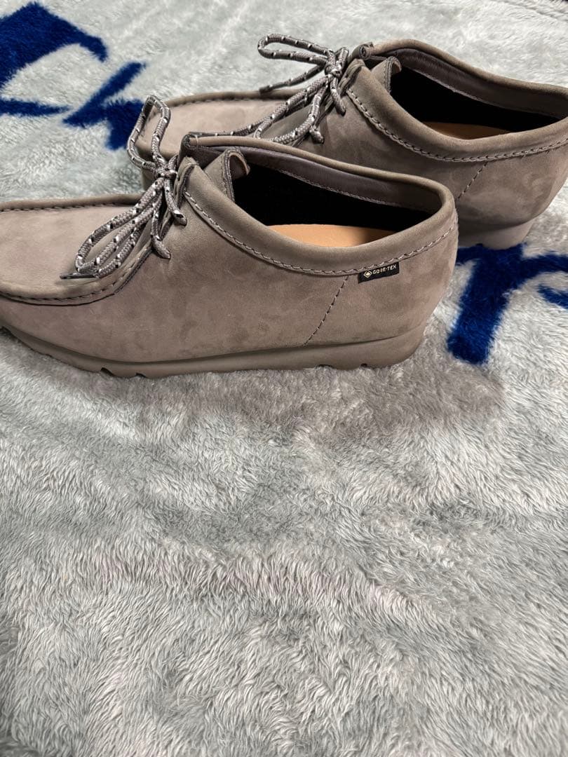 Clarks Originals グレー スエード ローカットシューズ