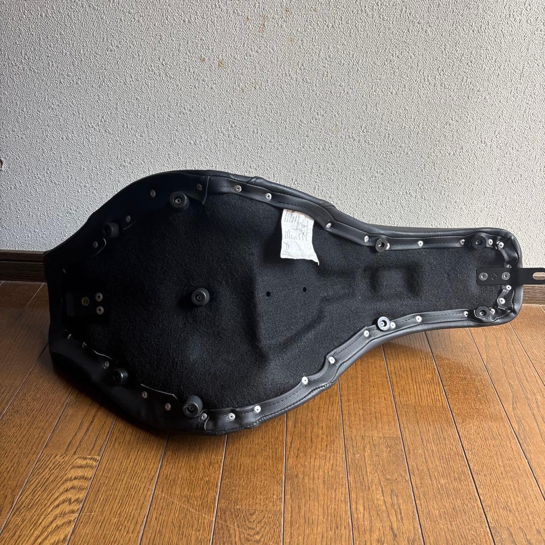 Saddlemen×SDC グリッパーシート ブラックステッチ　ハーレーシート