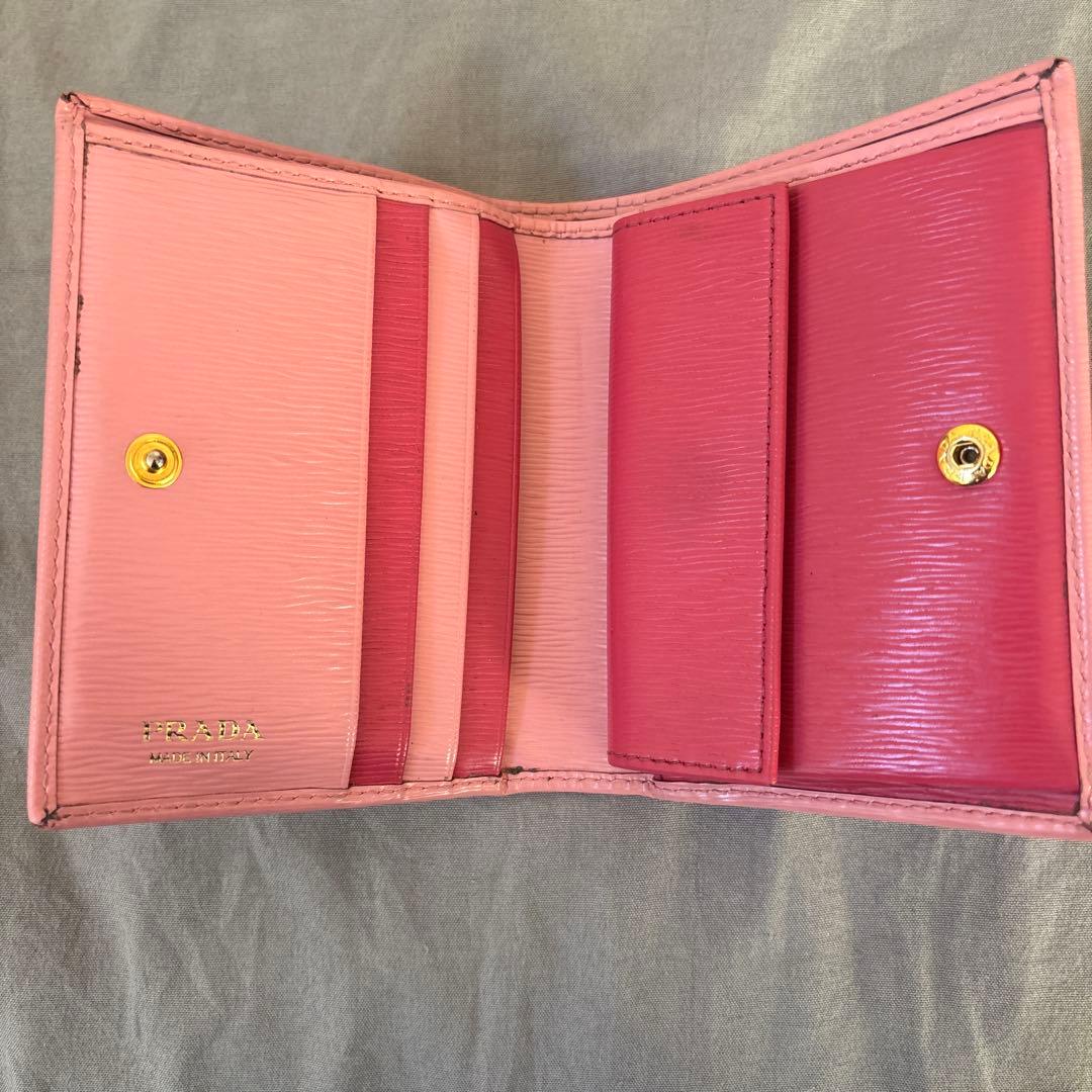 プラダ　ピンク　財布