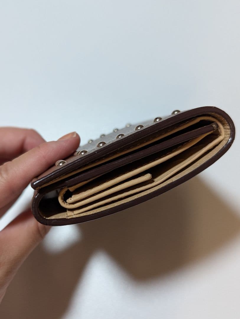 【J&M DAVIDSON 】美品☆スタッズ付きブラウン三つ折り財布☆コンパクト