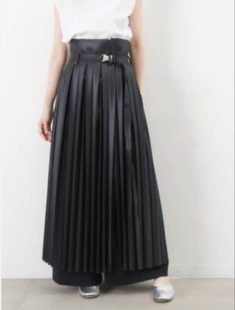 新品タグ付き UJOH プリーツラップベルトスカート 黒