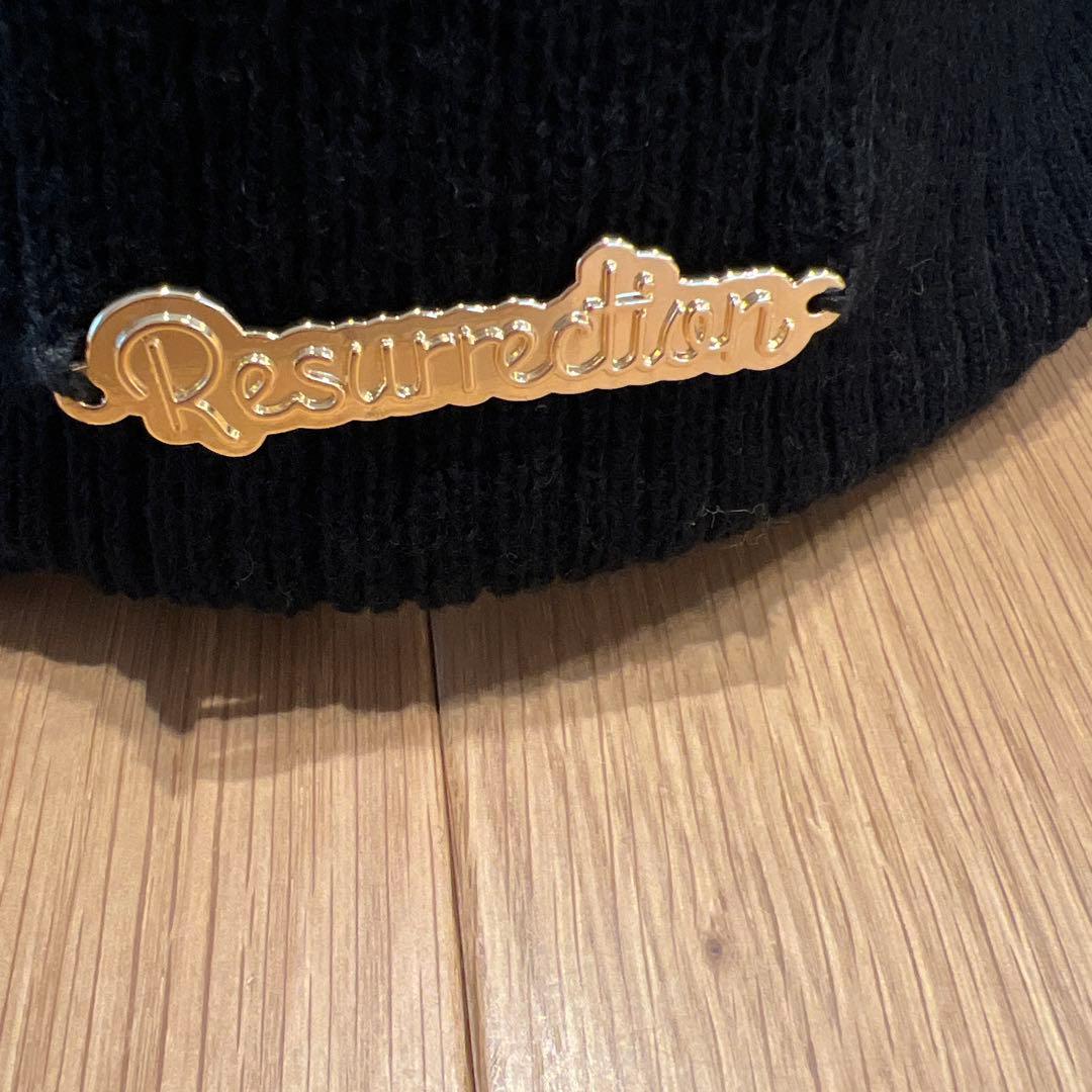 Resurrection ポンポン付きニット帽