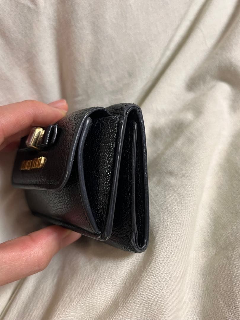 miumiu三つ折り財布