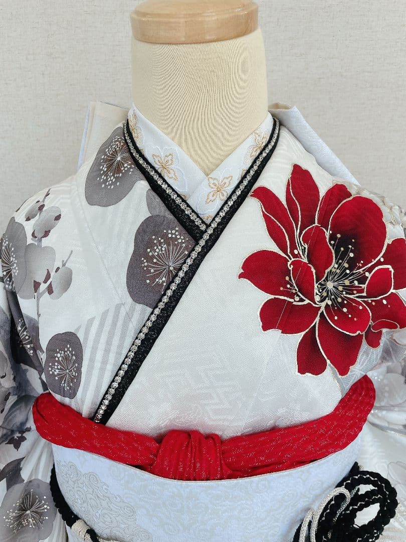 【157~170センチぐらいの方が適応サイズ】振袖フルセット　玉城ティナ振袖