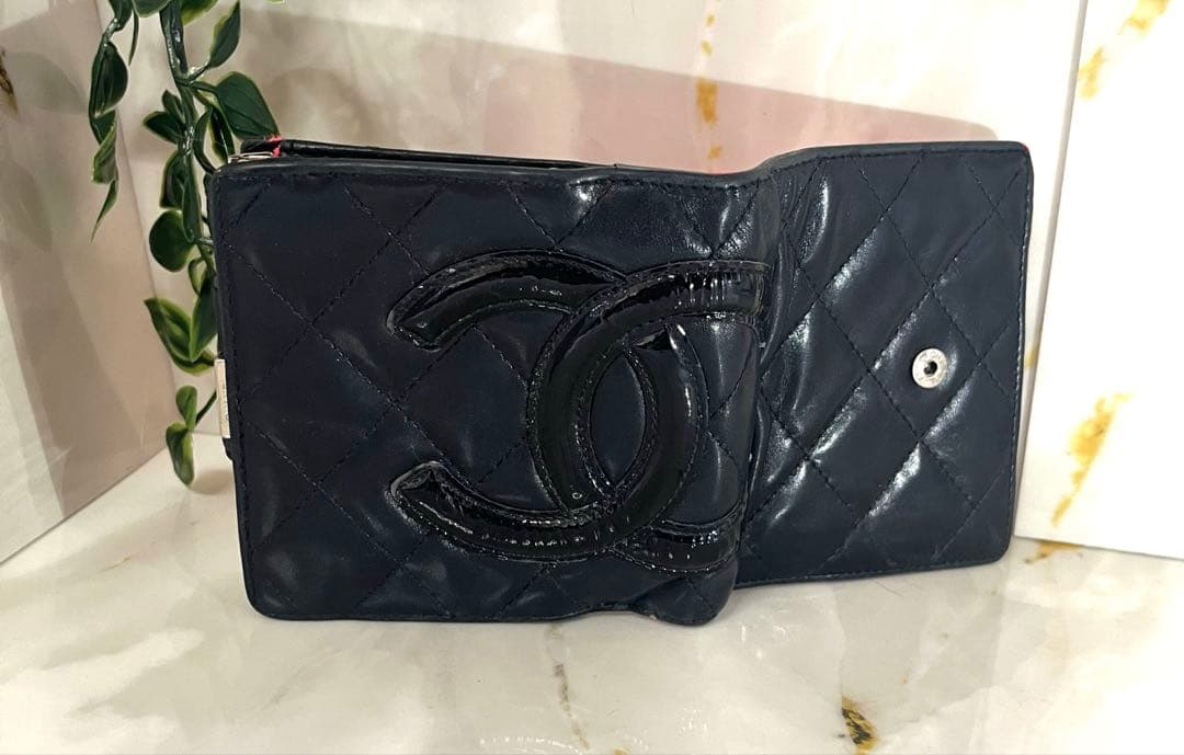 CHANEL 二つ折り財布 黒 ピンク