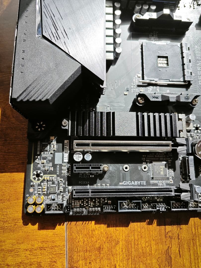 GIGABYTE B550M AORUS PRO-P マザーボード