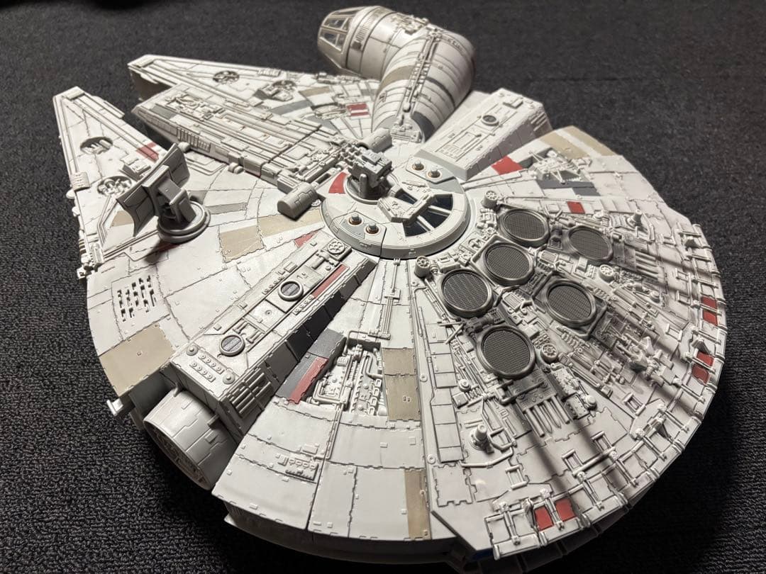 【即日発送】スター・ウォーズ フォースの覚醒 ミレニアム・ファルコン　フィギュア