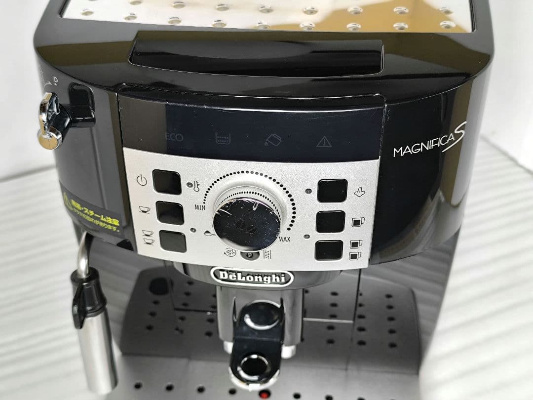 デロンギ　コンパクト全自動コーヒーマシンマグニフィカS ECAM22112B 3