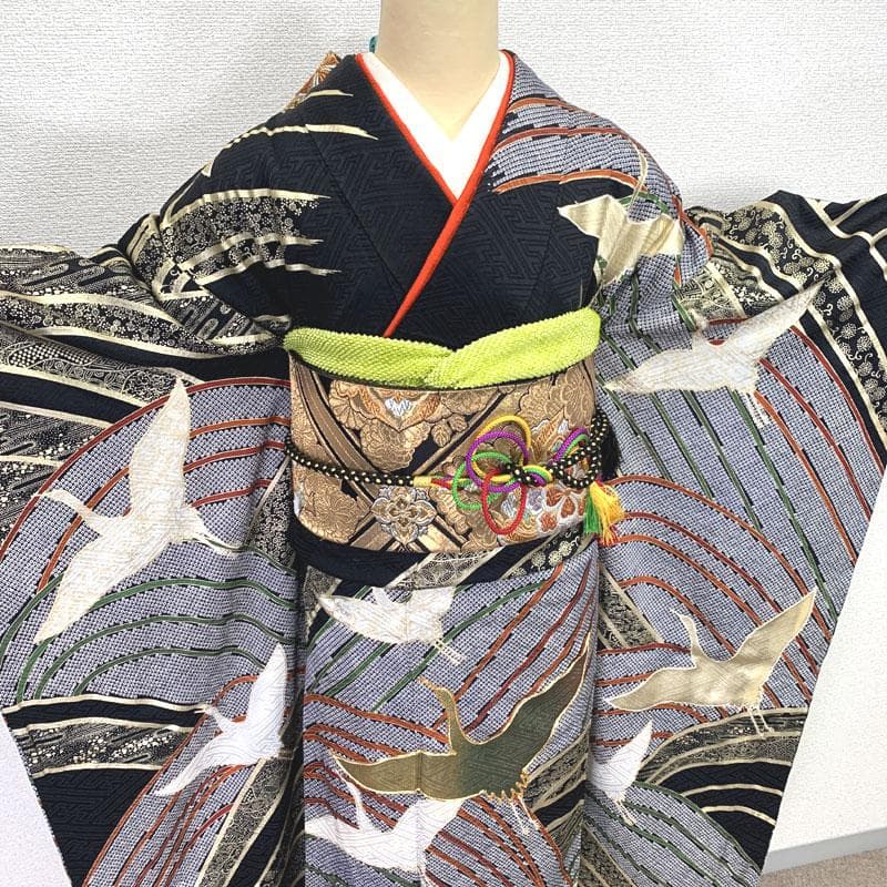 508z12.507u9 〇古典柄 振袖 金駒刺繍 金彩 地紋 鶴 波〇美品
