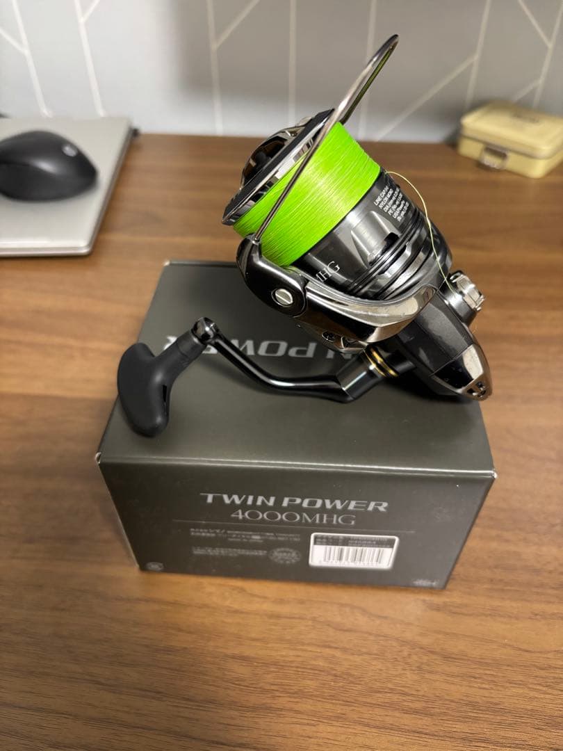 専用　SHIMANO TWIN POWER 4000MHG スピニングリール